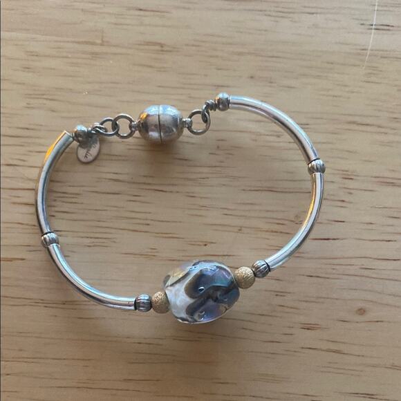 Elegant Silver Bracelet with Blown glass bead - Picture 1 of 7
